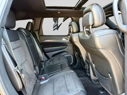 Used 2018 Jeep Grand Cherokee Trackhawk AWD/4WD image 31