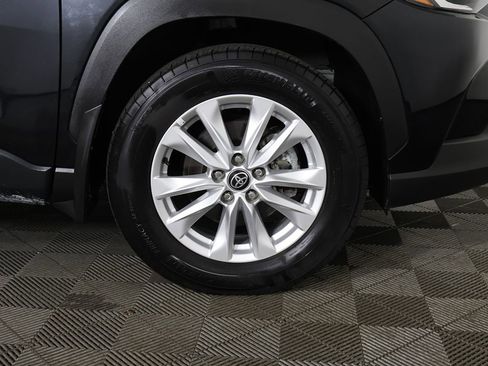 Used 2023 Toyota Corolla Cross LE FWD image 19