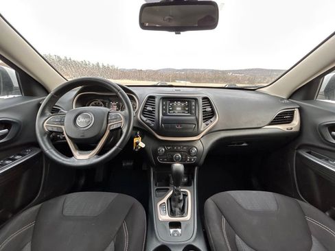 Used 2015 Jeep Cherokee Latitude image 22
