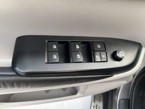 Used 2015 Toyota Highlander XLE AWD/4WD image 10
