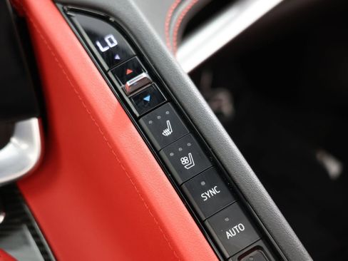 Used 2021 Chevrolet Corvette Stingray Preferred Conv w/ Z51 Performance Package RWD image 9
