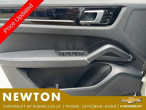 Used 2019 Porsche Cayenne AWD/4WD image 8