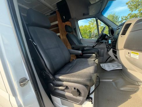 Used 2014 Mercedes-Benz Sprinter 2500 image 20