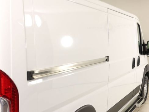 Used 2025 RAM ProMaster 2500 w/ U-Haul Equipment Group FWD image 37