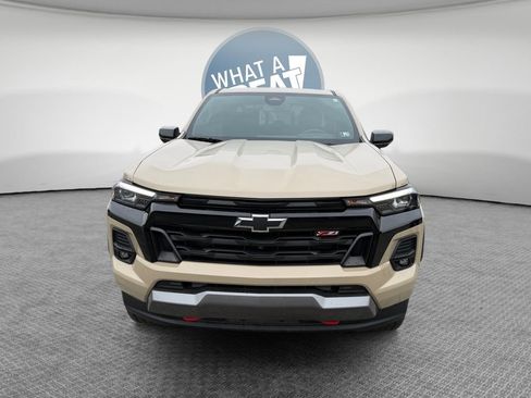 Used 2023 Chevrolet Colorado Z71 w/ Z71 Convenience Package 2 image 9