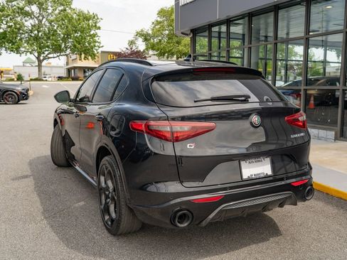Used 2023 Alfa Romeo Stelvio Veloce AWD/4WD image 5