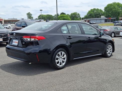 Used 2023 Toyota Corolla LE w/ Carpet Mat Package (TMS) FWD image 6