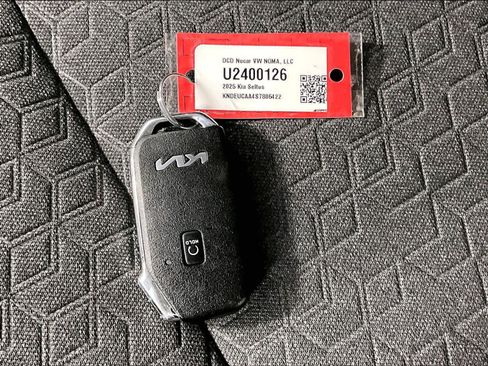 Used 2025 Kia Seltos S image 30