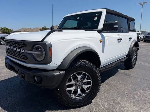 Used 2023 Ford Bronco Badlands AWD/4WD image 2