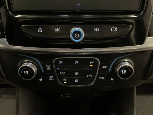 Used 2020 Chevrolet Traverse RS image 33