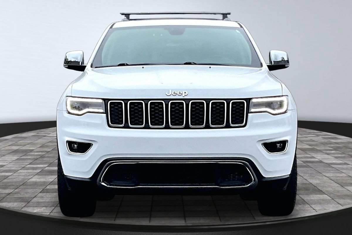 Used 2017 Jeep Grand Cherokee Limited w/ Luxury Group II AWD/4WD image 2