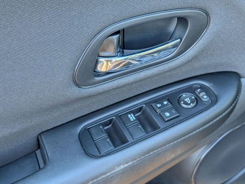 Used 2019 Honda HR-V LX image 22