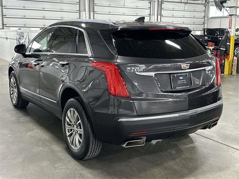 Used 2018 Cadillac XT5 Luxury w/ Driver Awareness Package image 8
