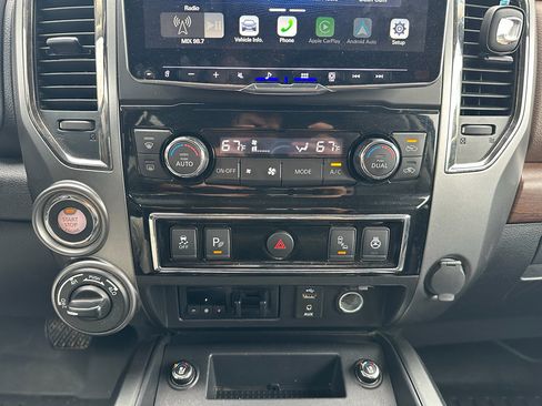 Used 2018 Nissan Titan Platinum Reserve w/ Platinum Utility Package image 15