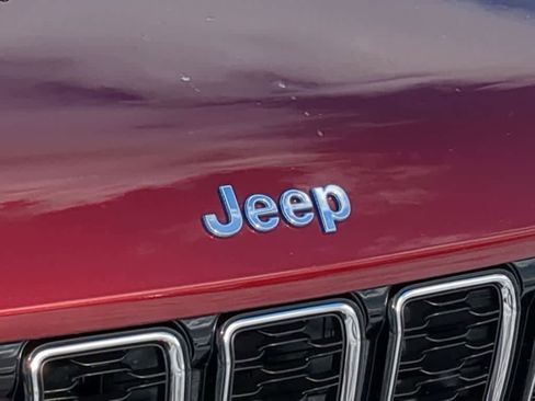 Used 2024 Jeep Grand Cherokee Limited 4xe image 11