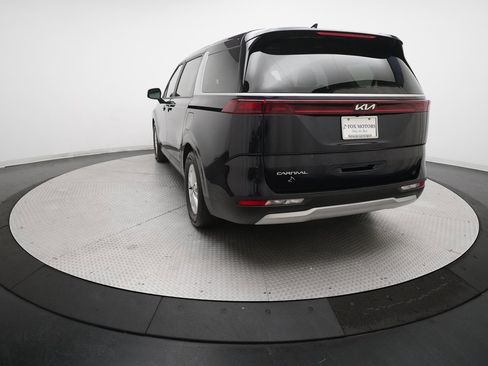 Certified 2024 Kia Carnival LX image 34