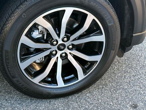 Used 2024 Ford Explorer ST-Line w/ Class IV Trailer Tow Package image 7