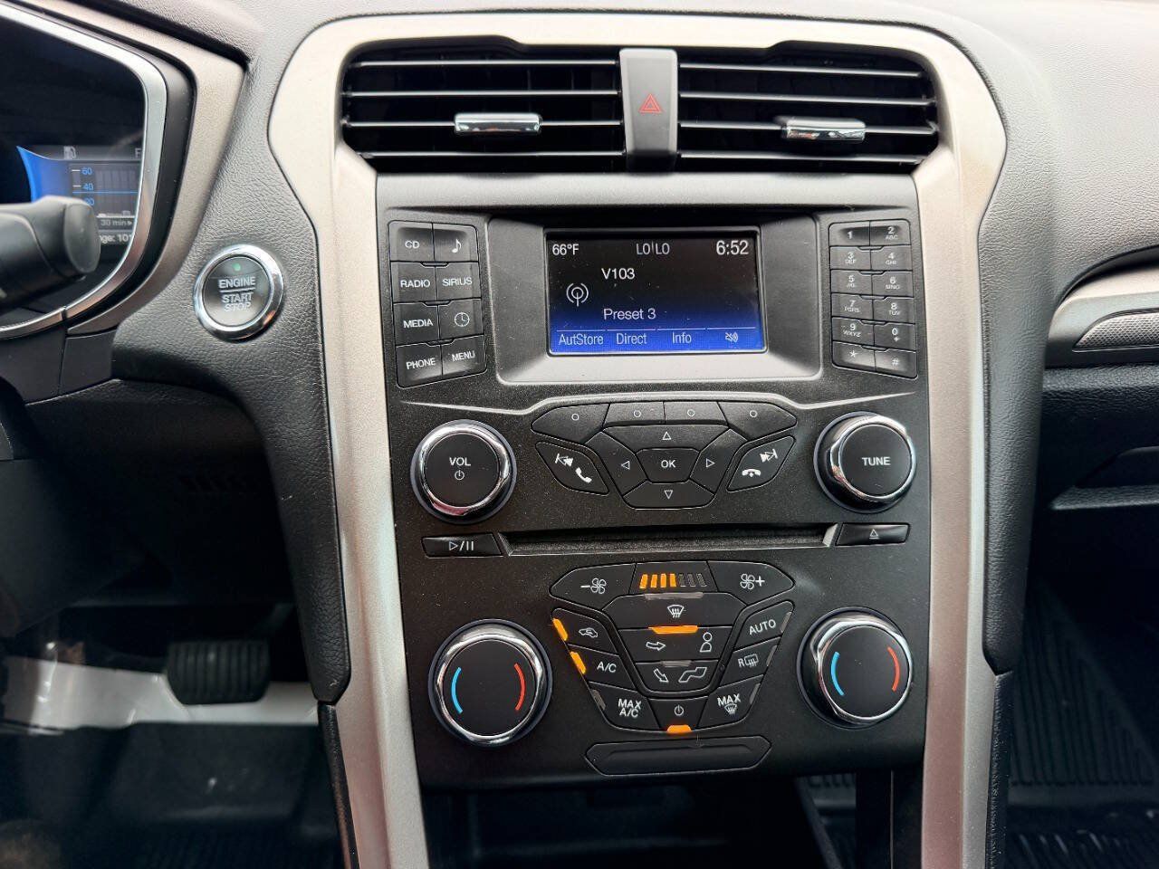 Used 2018 Ford Fusion SE FWD image 34