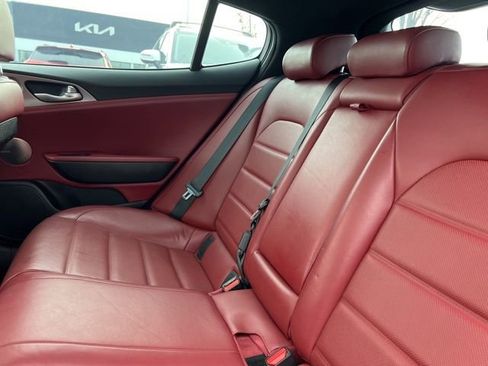 Used 2018 Kia Stinger GT2 image 32