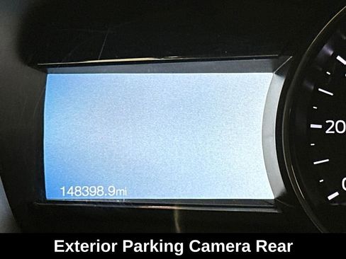 Used 2018 Ford Explorer XLT w/ Equipment Group 202A AWD/4WD image 19