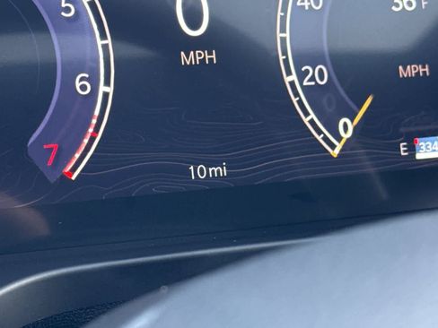 New 2025 Jeep Grand Cherokee Laredo image 29