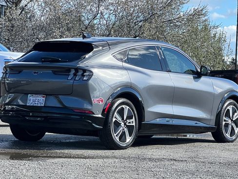 Used 2023 Ford Mustang Mach-E Premium image 4