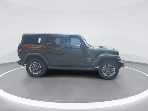 Used 2020 Jeep Wrangler Unlimited Sahara AWD/4WD image 3