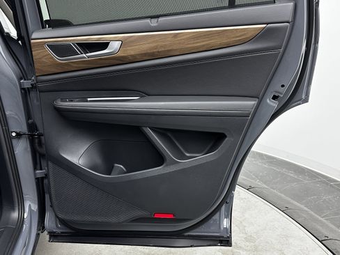 Used 2026 Volkswagen Atlas SE image 32