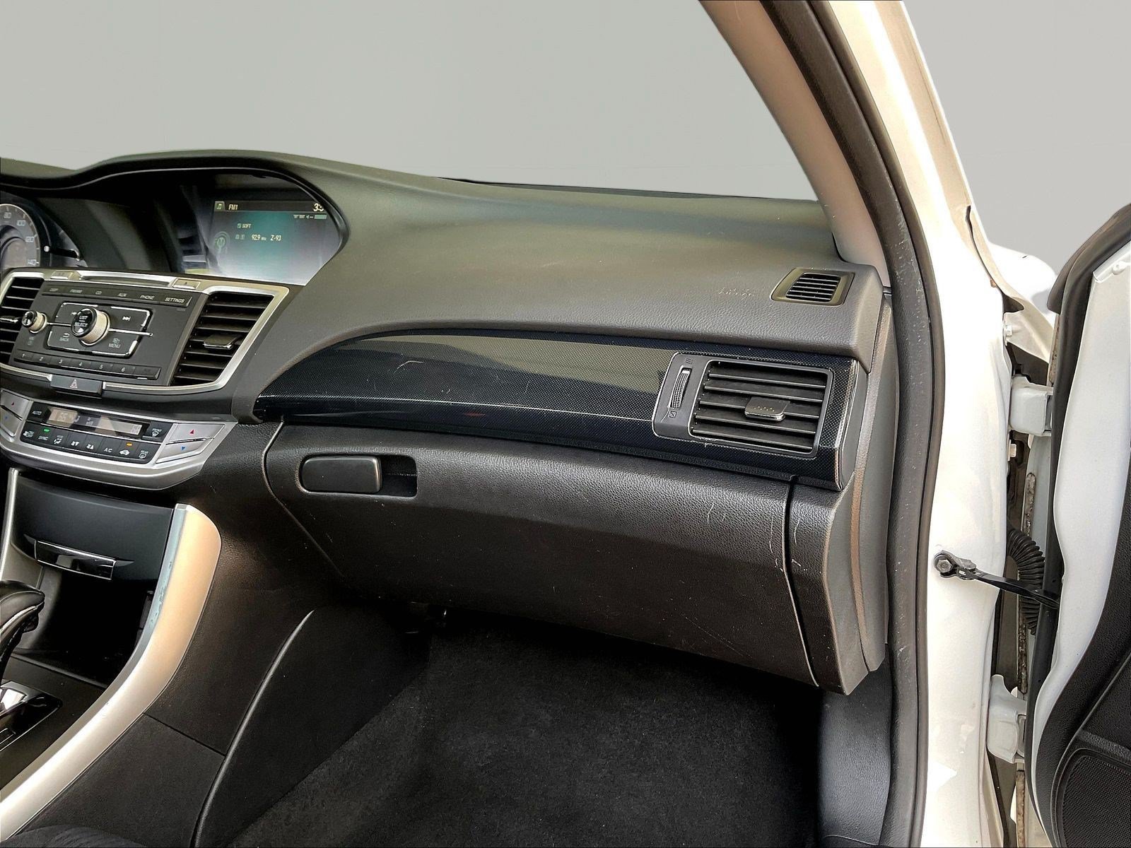Used 2015 Honda Accord Sport image 25