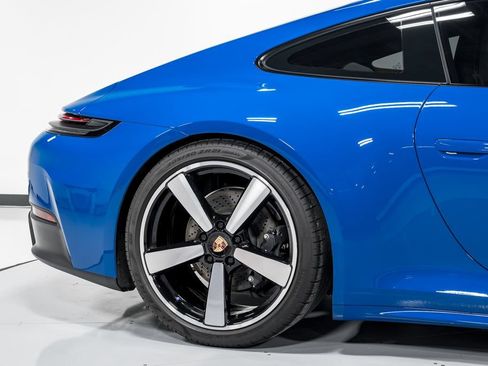Used 2025 Porsche 911 Carrera RWD image 48