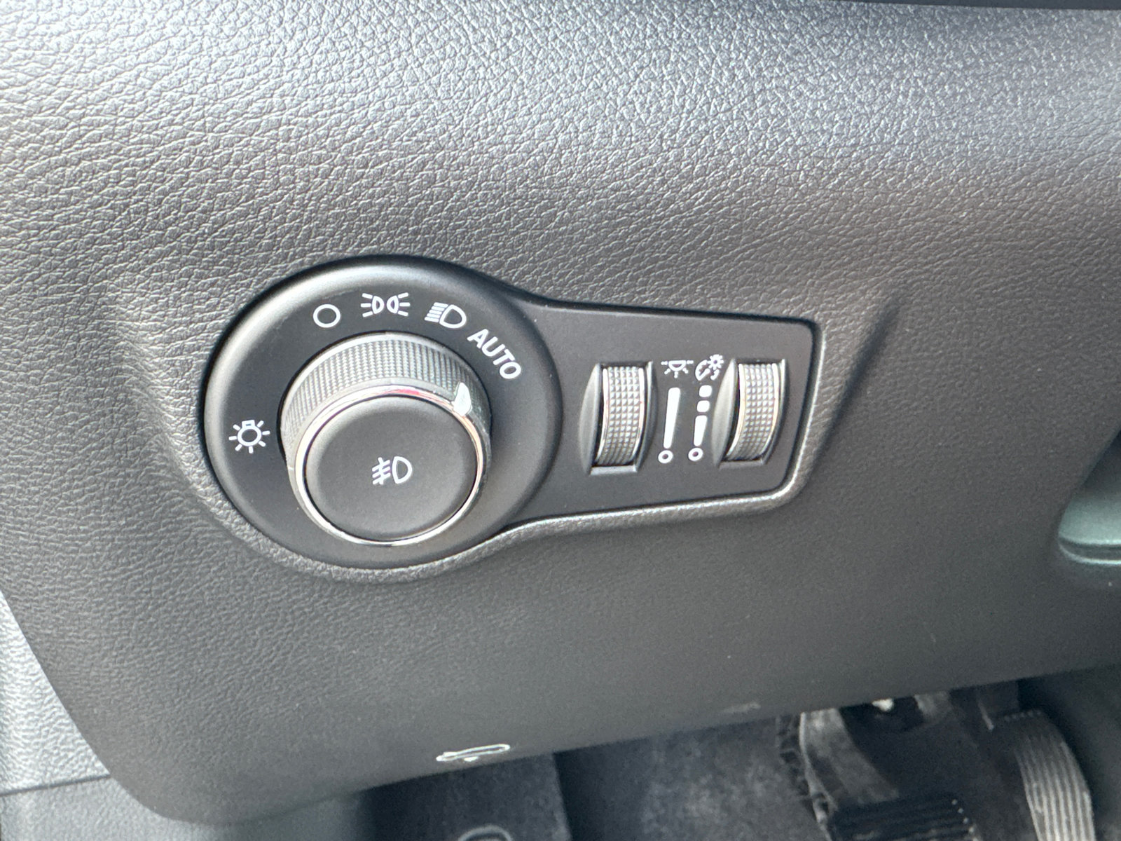 New 2026 Jeep Compass Limited AWD/4WD image 15