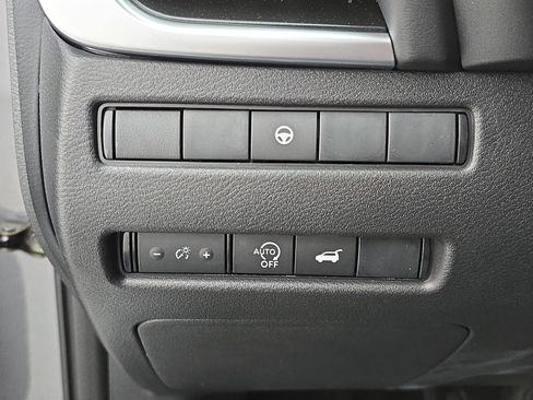 New 2026 Nissan Rogue SV FWD image 25