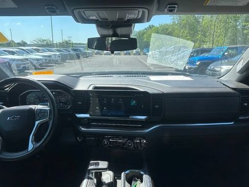 Used 2022 Chevrolet Silverado 1500 RST AWD/4WD image 25