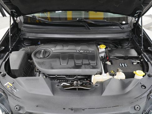 Used 2019 Jeep Cherokee Limited w/ Technology Group AWD/4WD image 30