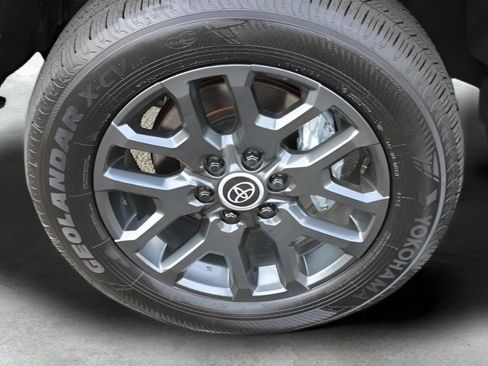 Used 2024 Toyota Tundra Platinum image 28