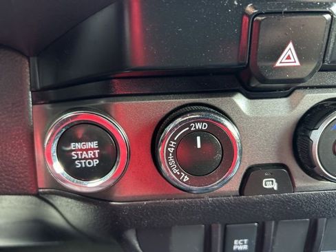 Used 2022 Toyota Tacoma TRD Sport image 17