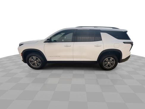 Used 2026 Chevrolet Traverse LT w/ Driver Confidence Package FWD image 5