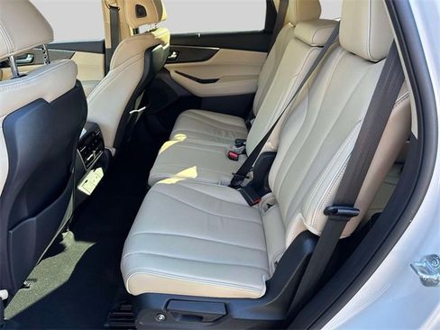 Used 2023 Acura MDX SH-AWD w/ Advance Package image 18