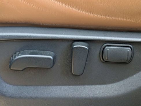 Used 2024 INFINITI QX80 Sensory image 32