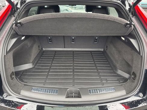 Certified 2025 Cadillac XT4 Premium Luxury w/ Cold Weather Package image 18