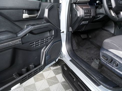 Used 2024 Toyota Tacoma TRD Off-Road w/ TRD Off Road Upgrade Package image 8