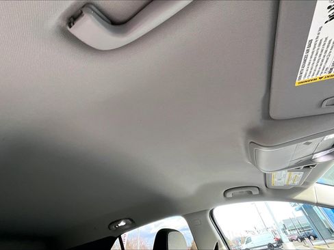 Used 2022 Chevrolet Equinox LS w/ LS Convenience Package image 18