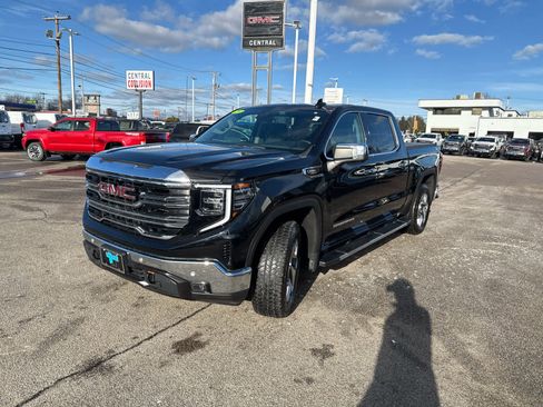 Used 2023 GMC Sierra 1500 SLT w/ SLT Premium Plus Package image 3