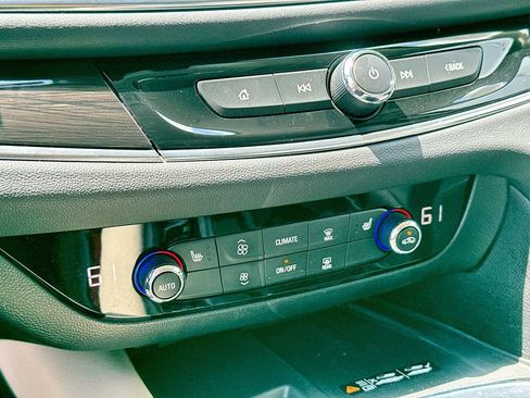 Used 2023 Buick Enclave Essence w/ Experience Buick Package image 18