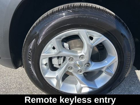 Used 2025 Chevrolet Trax LS w/ LS Convenience Package FWD image 18