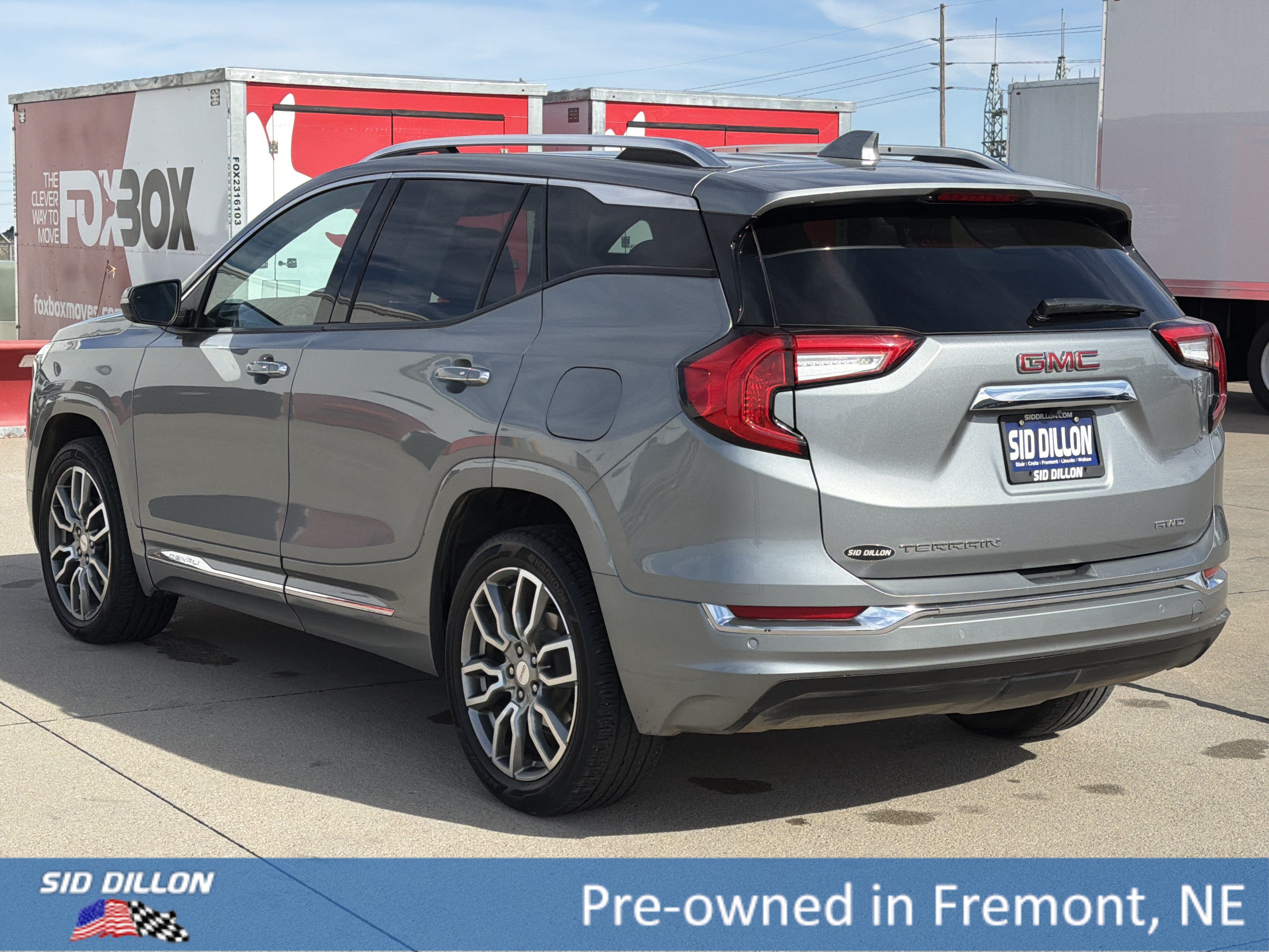 Used 2024 GMC Terrain Denali w/ Denali Premium Package AWD/4WD image 3