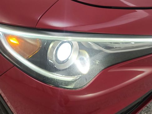Used 2018 Alfa Romeo Stelvio AWD image 35