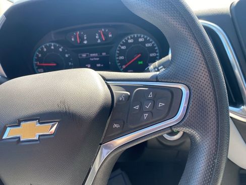 Used 2022 Chevrolet Equinox LS AWD/4WD image 24