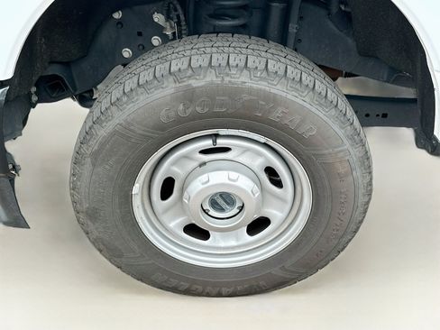 Used 2024 Ford F250 XL AWD/4WD image 11