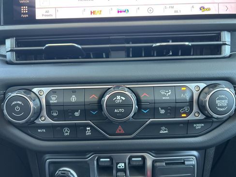 New 2026 Jeep Gladiator Sport AWD/4WD image 29